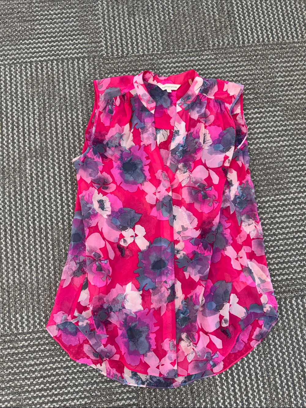 Rebecca Taylor 100% Silk Fuchsia Floral Blouse, size 4 - Picture 3 of 5
